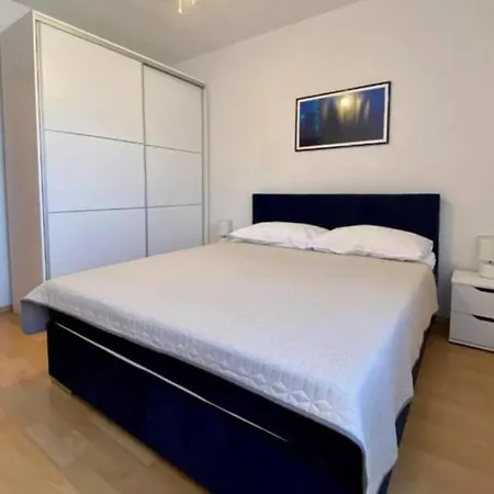 -with Private Pool, And Jacuzzi Miro *